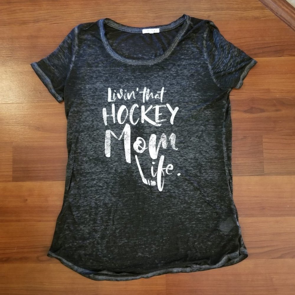 Livin' That Hockey Mom Life Maurices Sz Small/S burnout Tshirt shirt Top Black